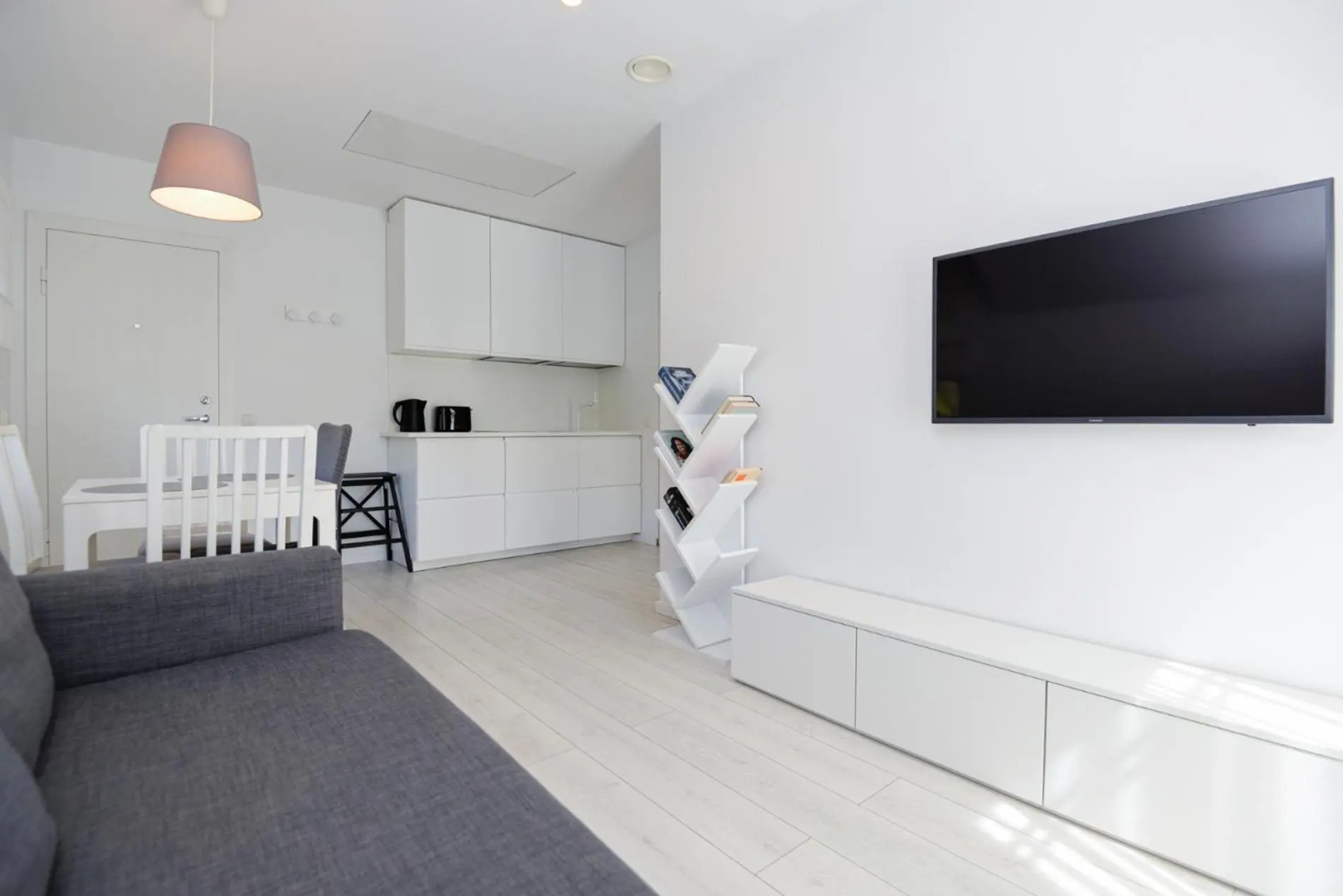 Apartment Amber White