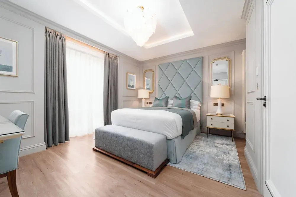 Photo - No.4 Carlton Hotel