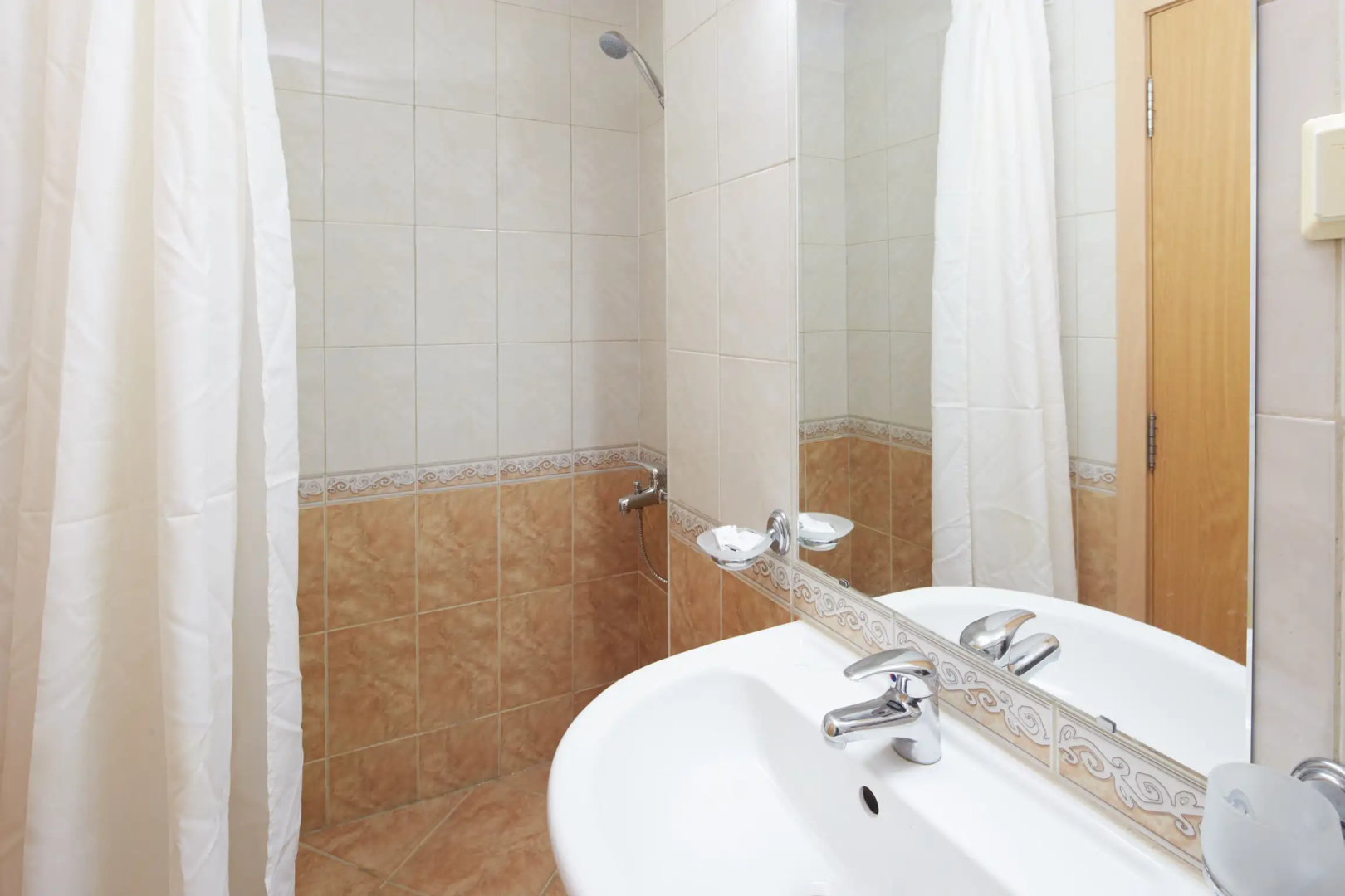 Photo - Diamond Hotel
