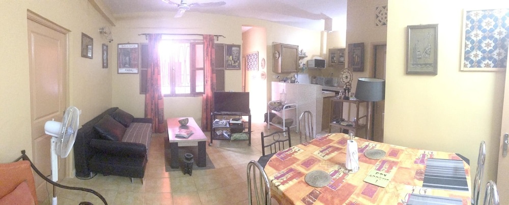 House With 4 Bedrooms in Dakar, With Enclosed Garden and Wifi - 10 km