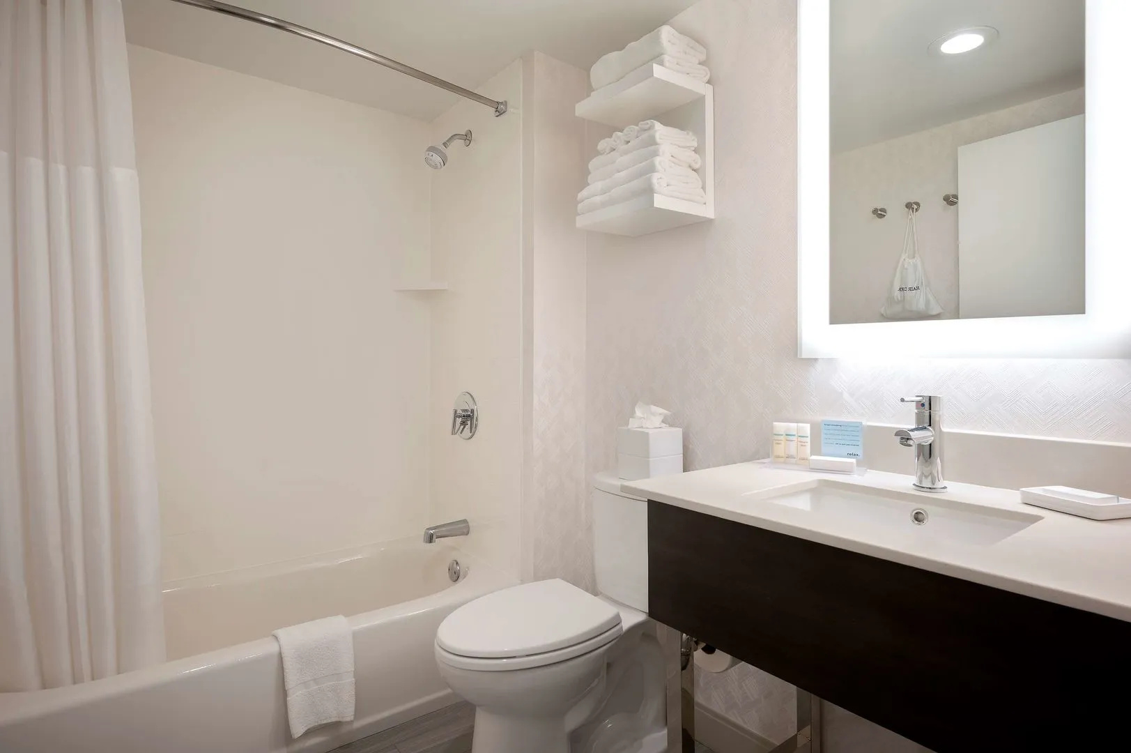 Photo - Hampton Inn by Hilton Boston/Cambridge
