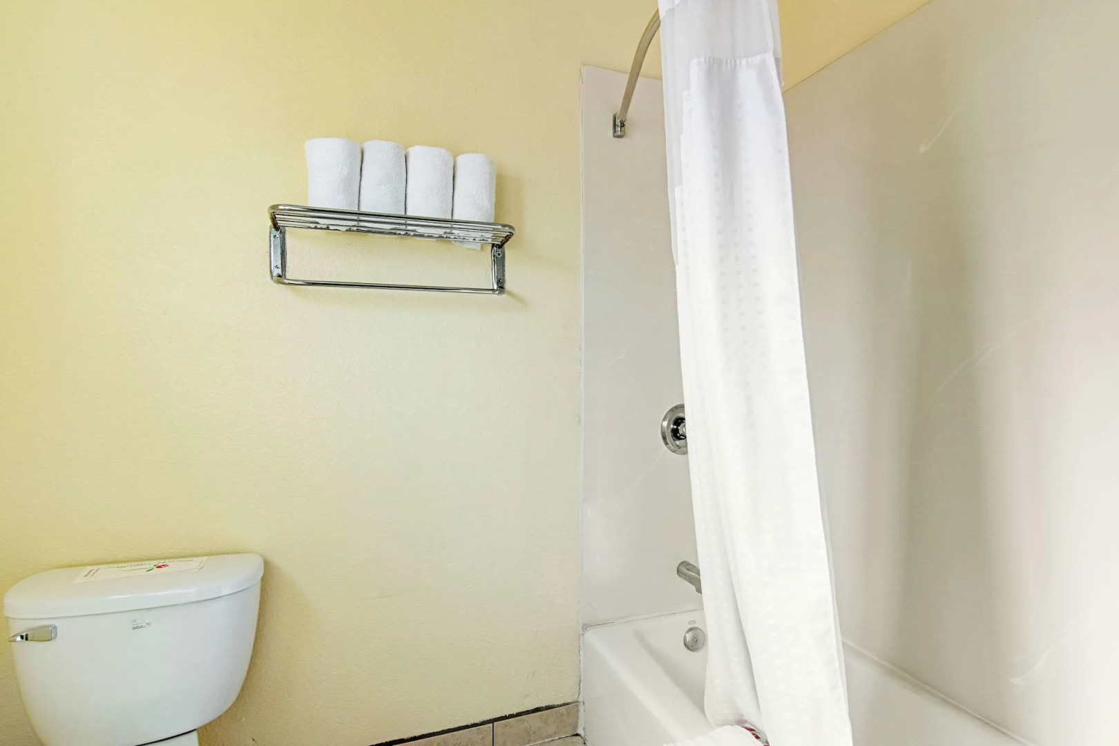 Photo - Econo Lodge Long Beach I-405