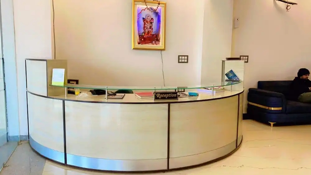 Hotel Giriraj Palace