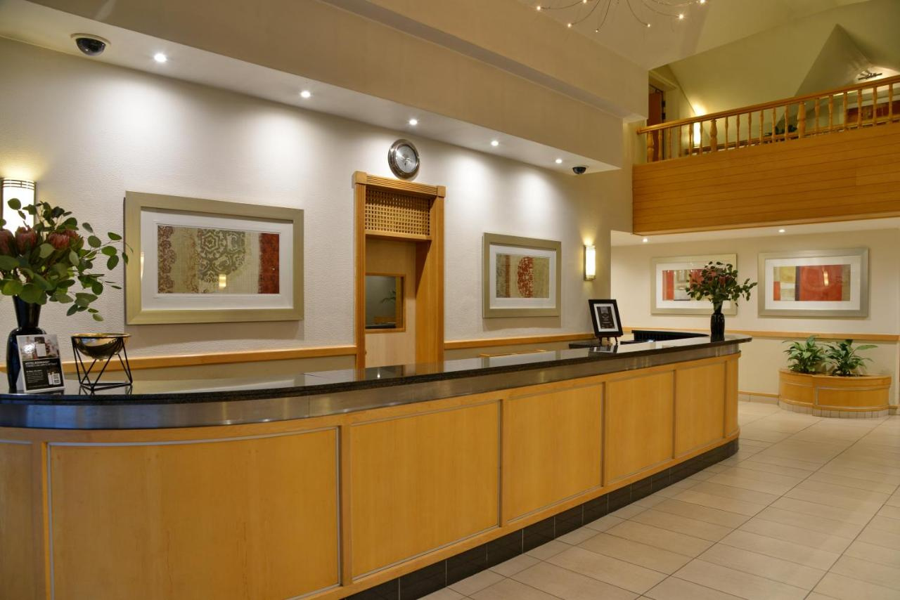 Photo - Road Lodge Sandton Grayston Drive