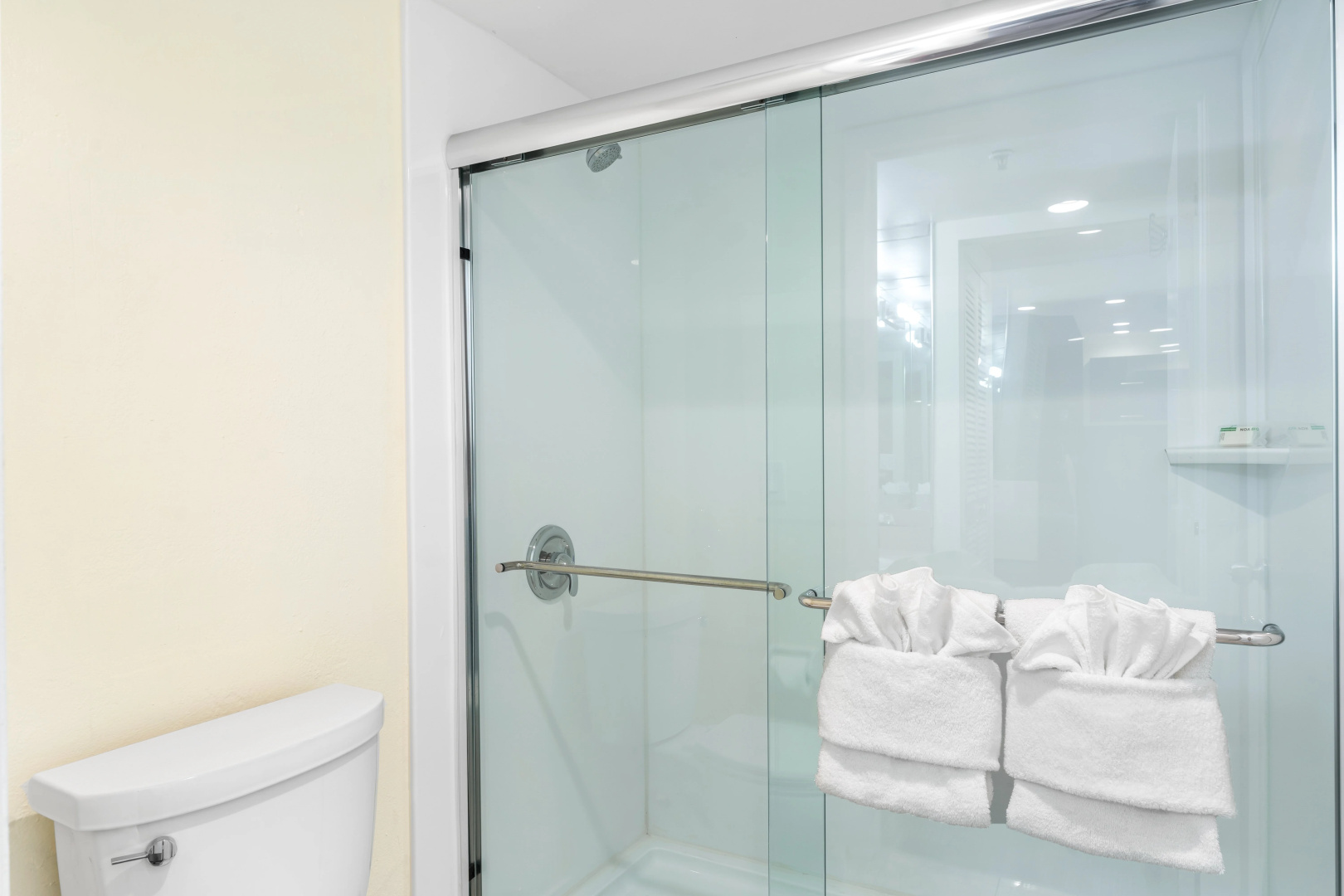 Photo - Crystal Beach Suites Miami Oceanfront Hotel