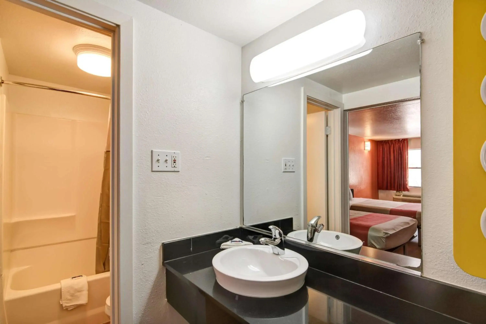 Photo - Motel 6 Dallas, TX - Forest Lane