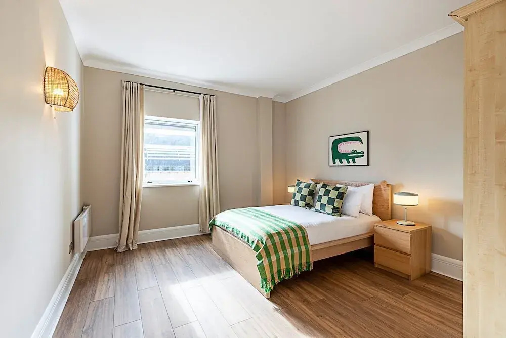 Photo - Bright and Stylish Riverside Haven in Canary Wharf