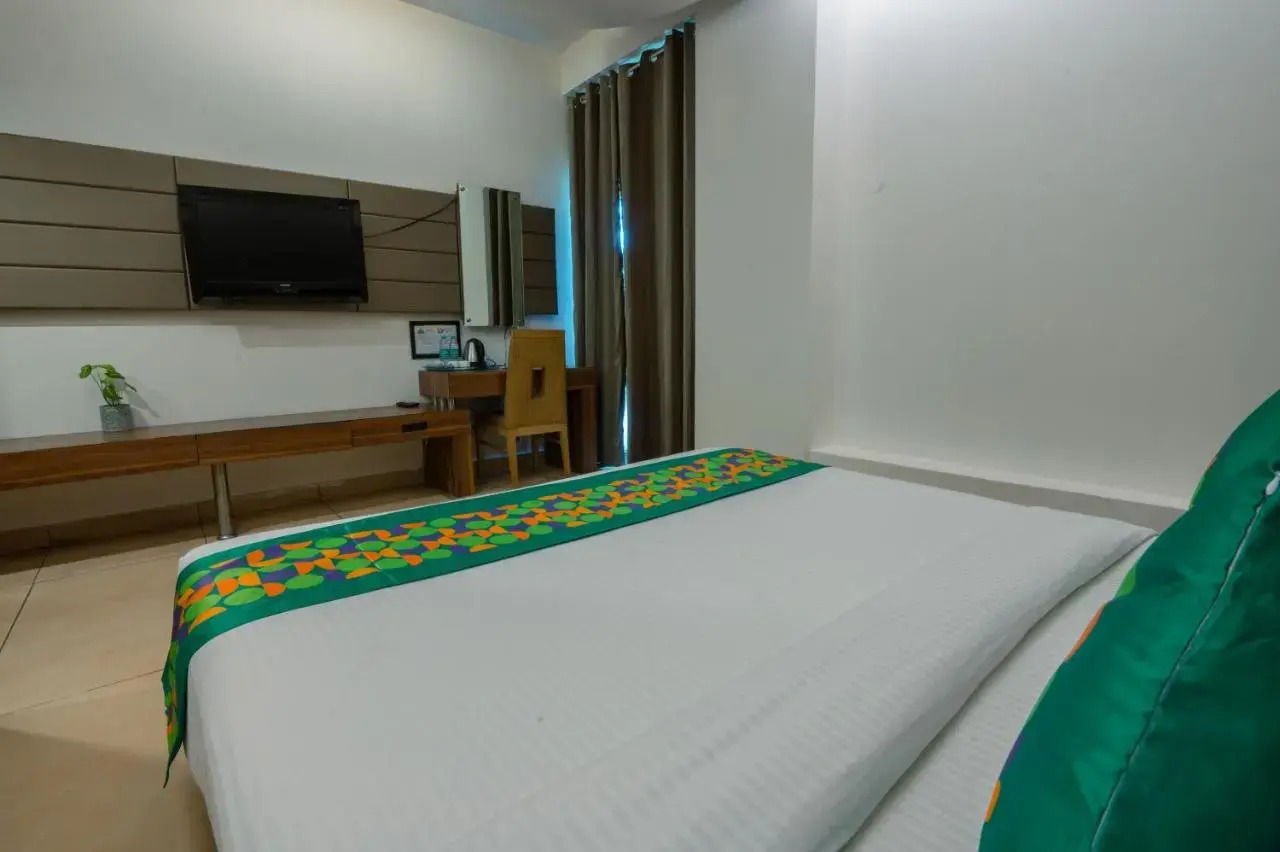 Foto - Treebo Twin Tree