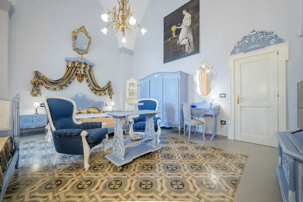 Photo - The Crown Palace - Gallipoli
