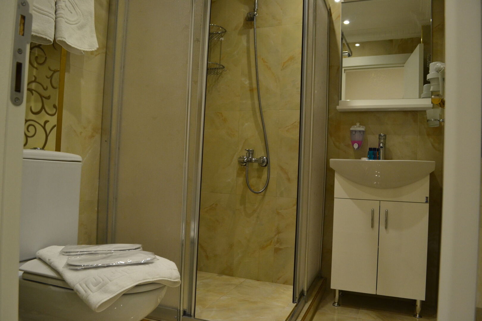 Photo - Peradise Hotel