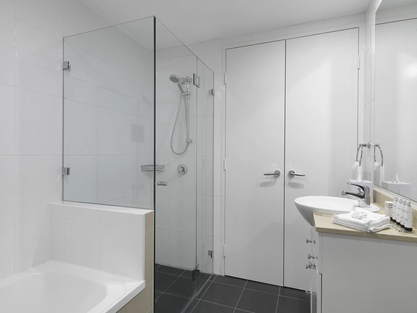 Photo - Meriton Suites Pitt Street, Sydney
