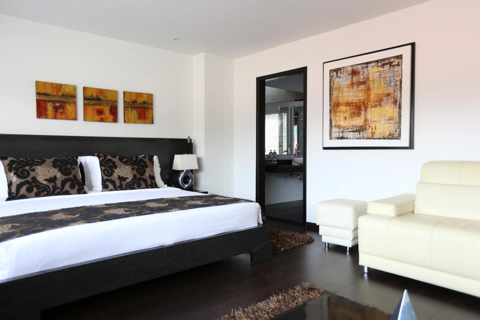 Photo - Hotel Suites 108
