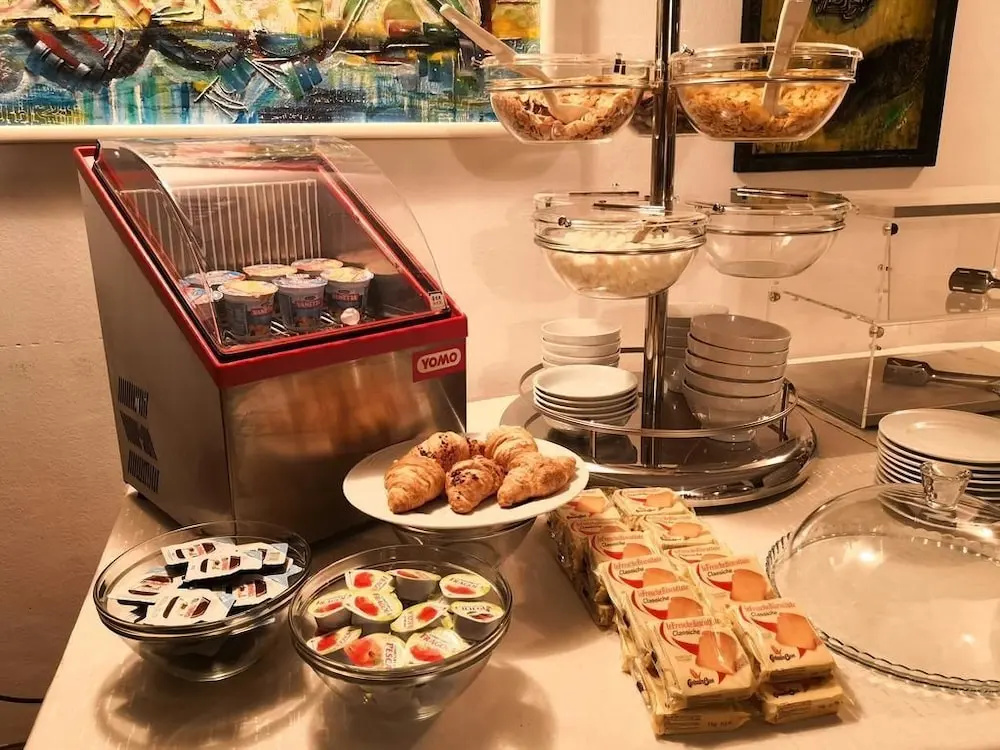 Photo - HR Hotel