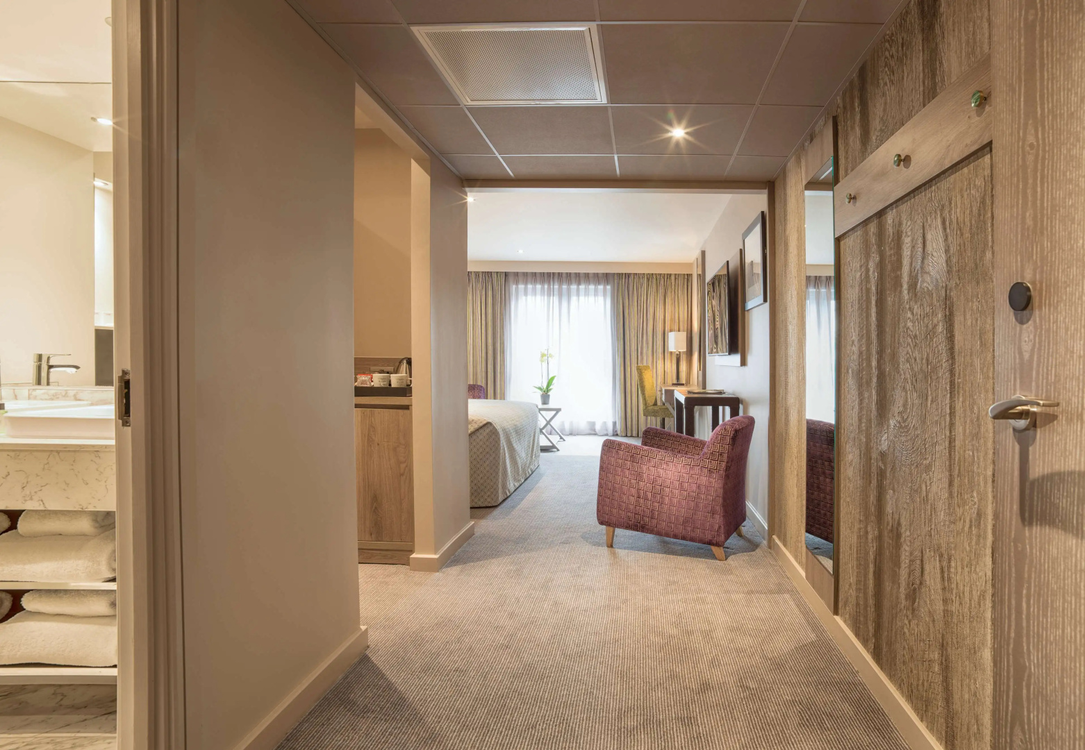 Photo - Boulevard Hotel