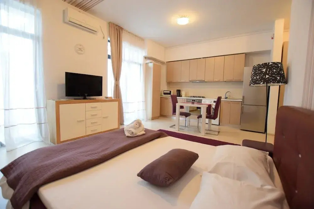 Photo - Uptown Residence Apartments
