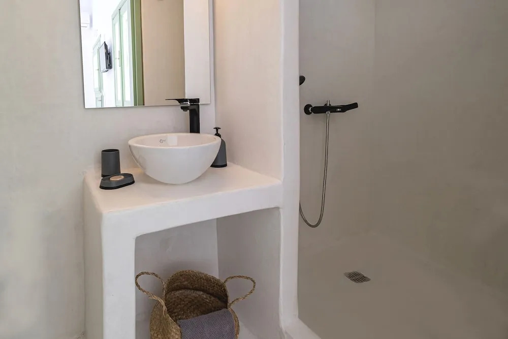 Photo - White Orchid Cave House & Studio