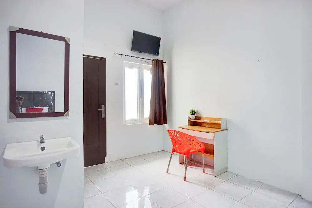 Foto - OYO 94768 Al-hamra Guest House