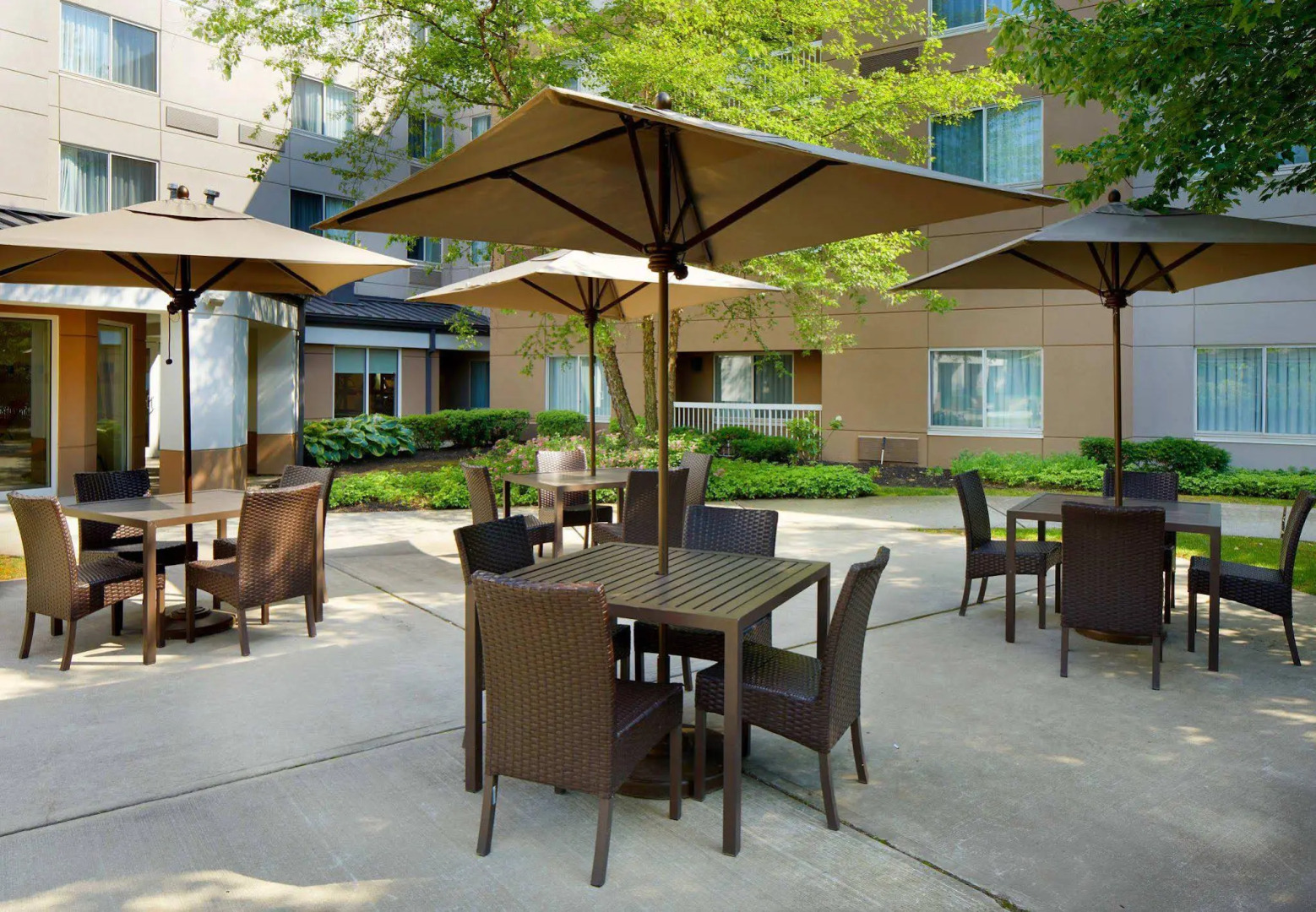 Foto - Courtyard Edison Woodbridge