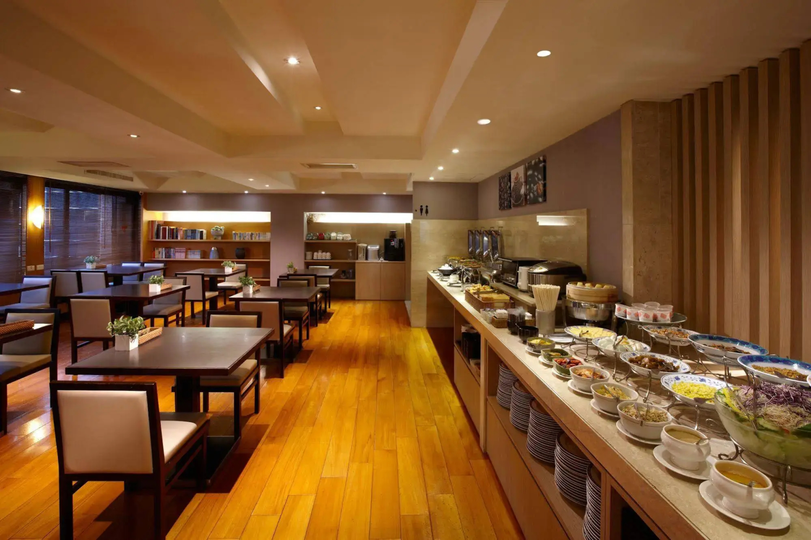 Photo - Royal Inn Taipei Nanxi - MRT Zhongshan Station