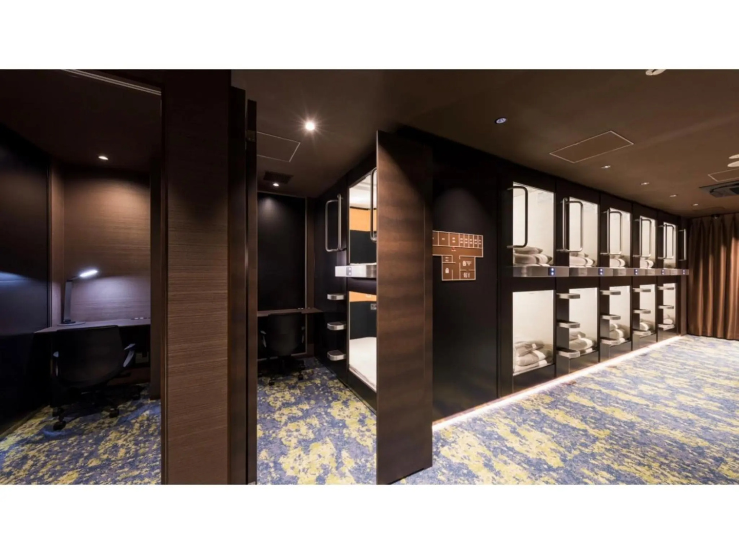 Photo - Glansit Akihabara Comfort Capsule Hotel