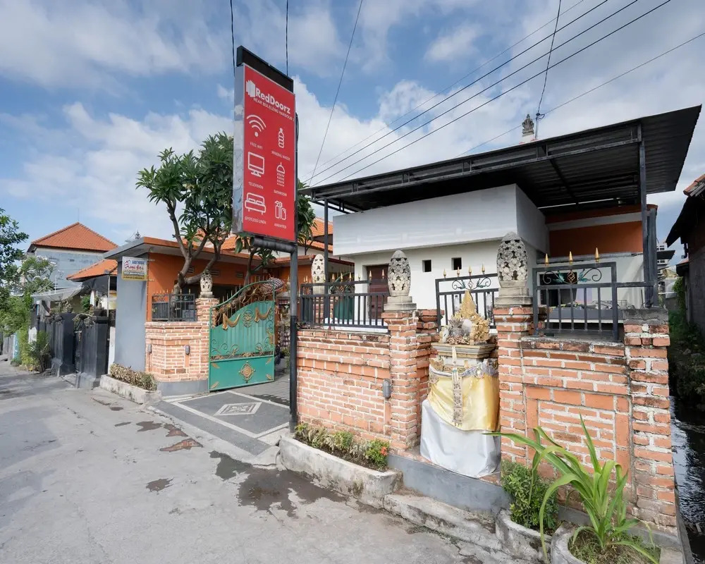 Foto - RedDoorz near Buleleng Harbour 2
