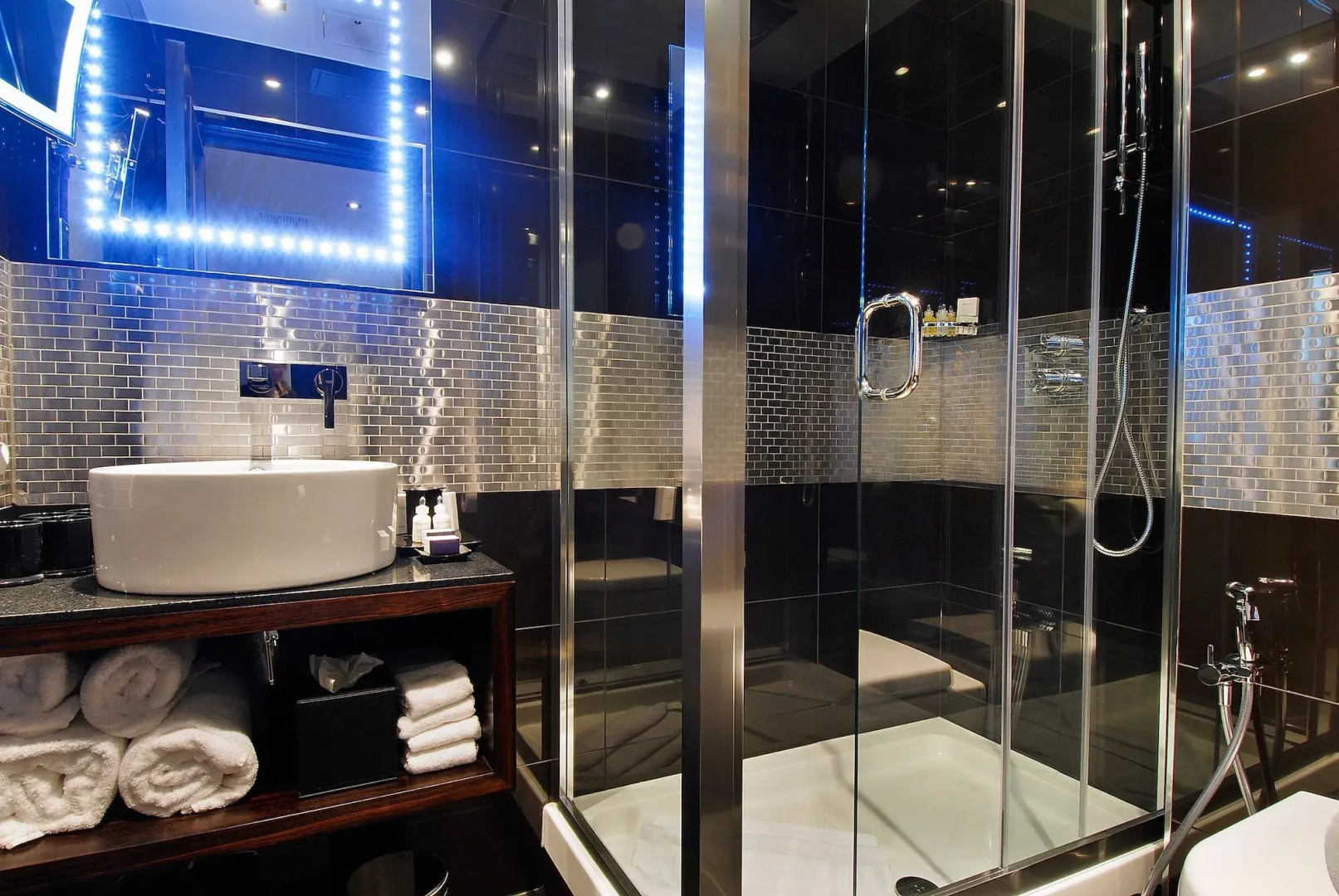 Photo - Park Grand Mayfair