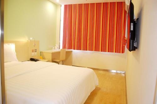 7Days Inn Chain Hotel (Qinhuangdao Railway Station)