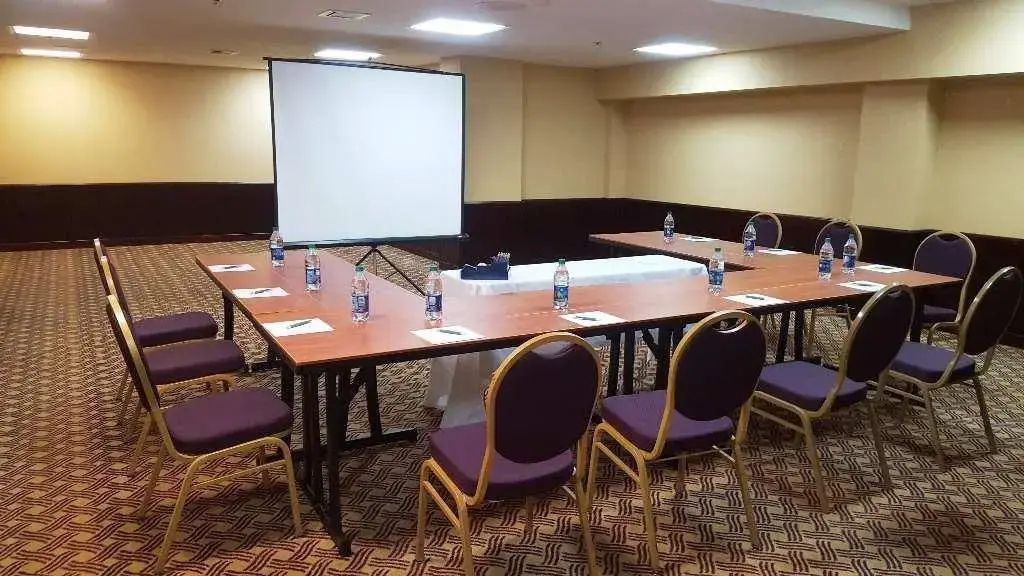 Photo - Radisson Resort Miami Beach