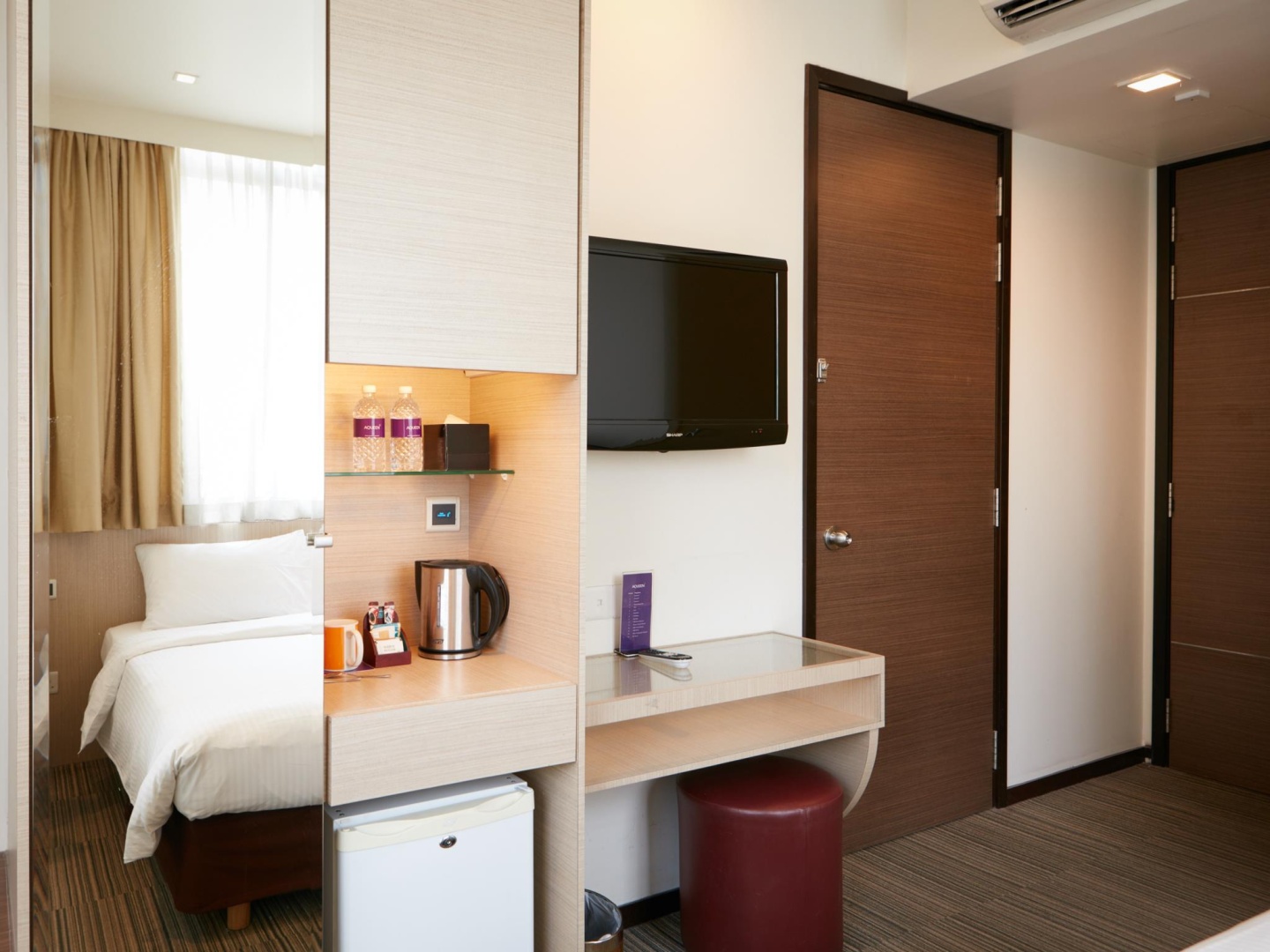 AQUEEN HOTEL LAVENDER