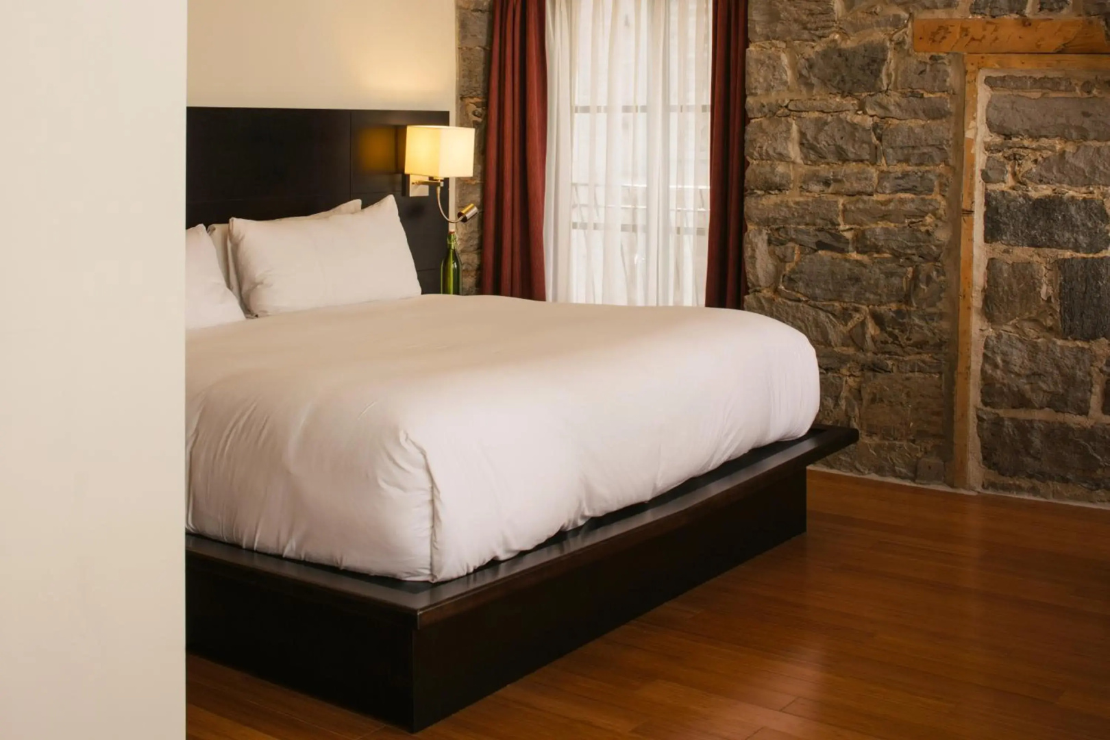 Photo - Le Petit Hôtel Vieux-Montréal - Saint-Paul by Gray Collection
