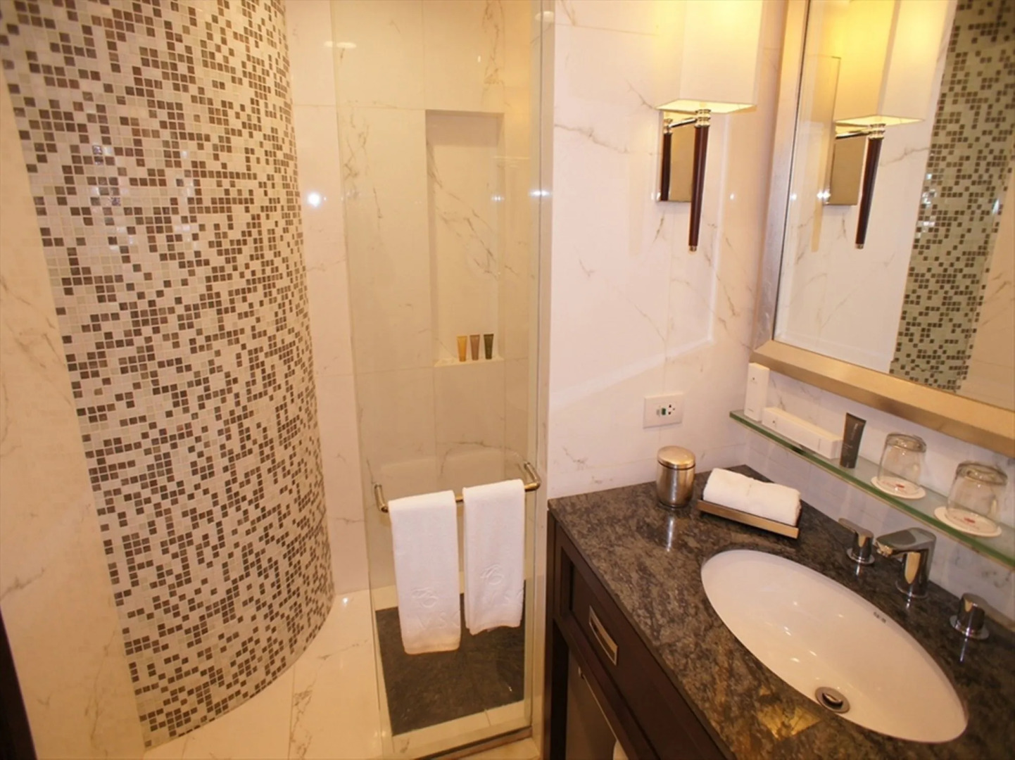 Foto - Quest Plus Filinvest City Manila