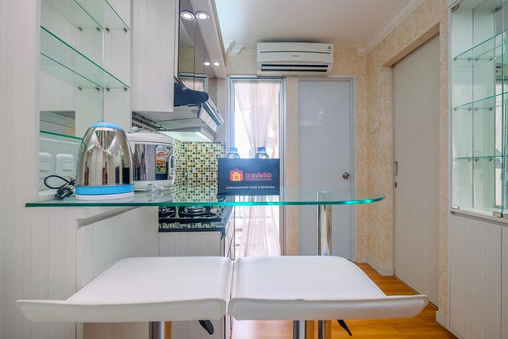 Cozy Stay 2BR Bassura City Apartment
