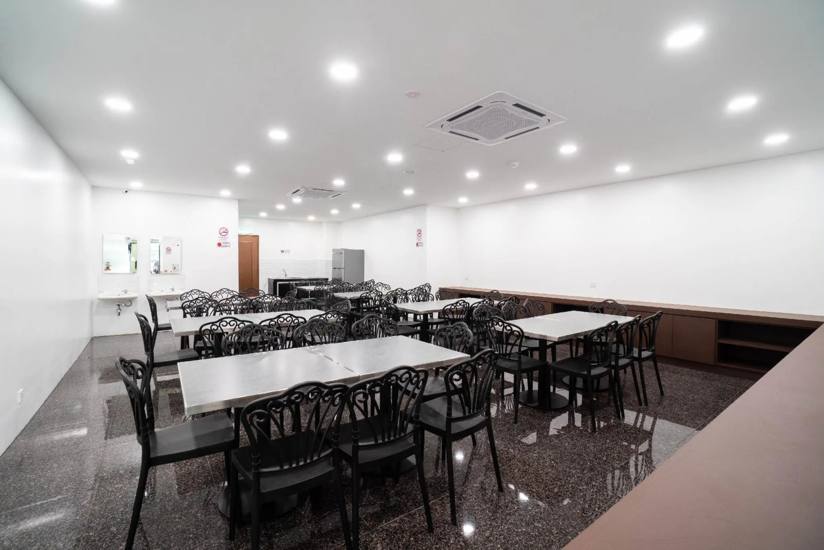 Photo - Crystal Garden Hotel - Tasik Selatan