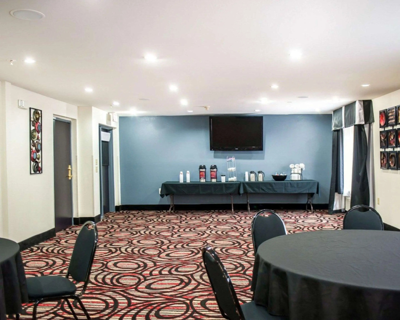 Photo - Comfort Suites Nashville Airport - BNA