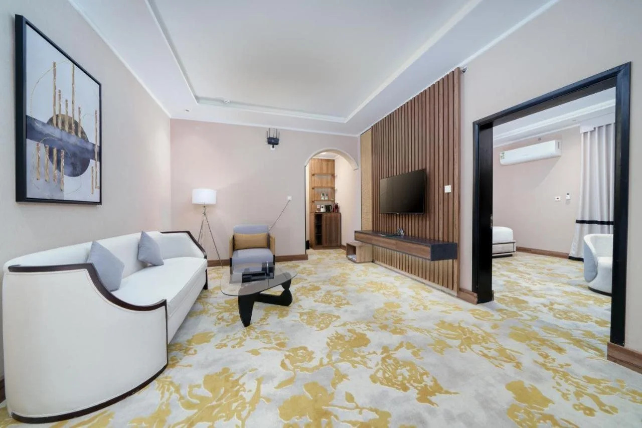 Larichy Hotel
