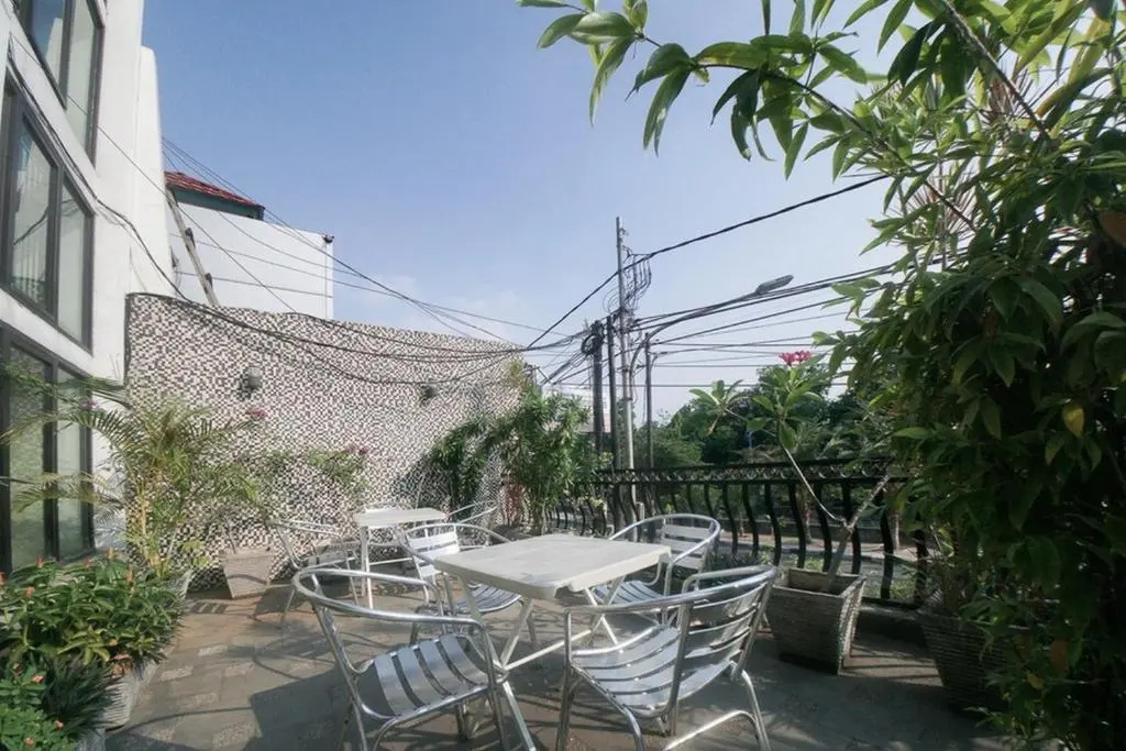 Foto - RedDoorz Plus near Green Pramuka Square Mall