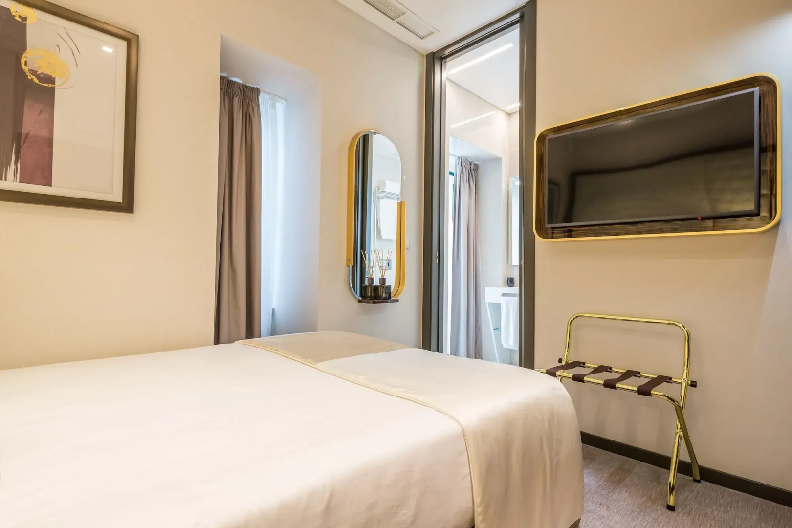 Photo - MeraPrime Gold Design Hotel