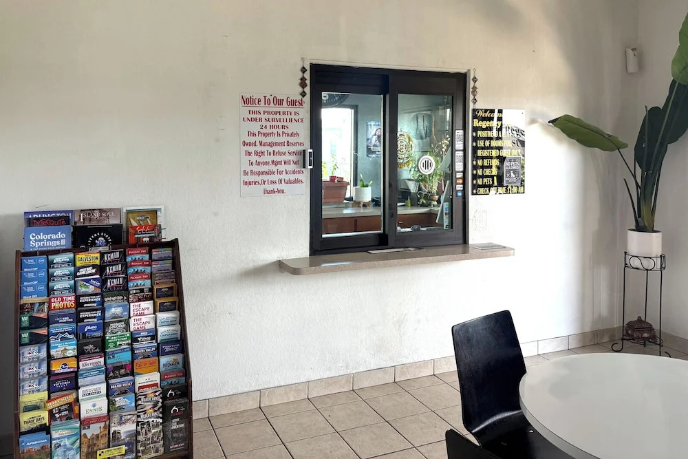 Foto - Hotel O Regency Suites Houston - IAH Beltway 8