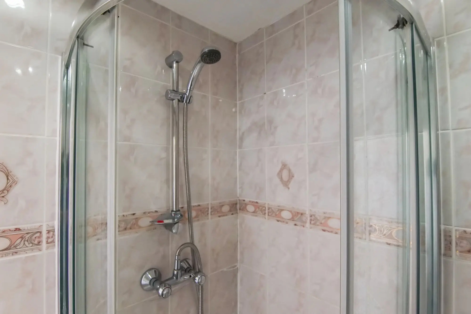 Photo - Tony's House Hotel