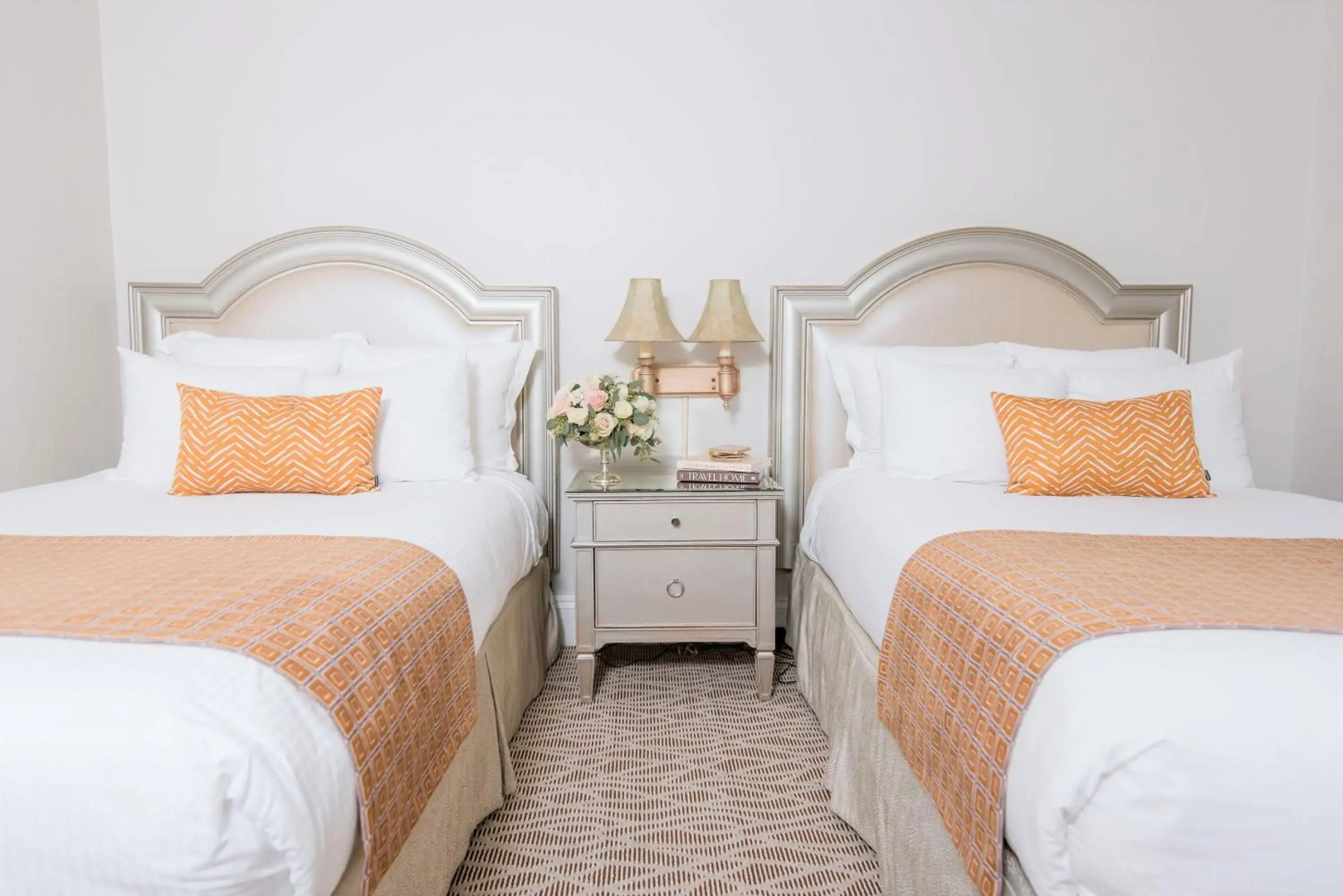 Photo - Warwick Melrose Hotel