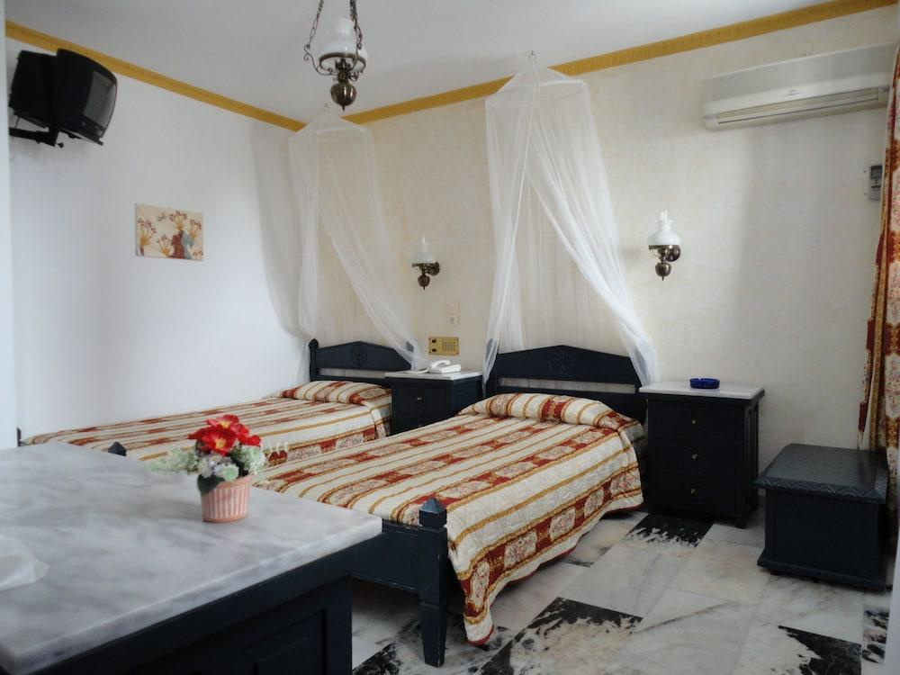 Photo - Black Sandy Beach Hotel