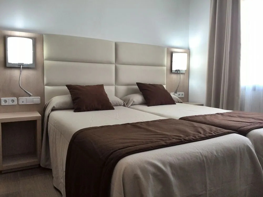 Foto - Hostal La Cigüeña