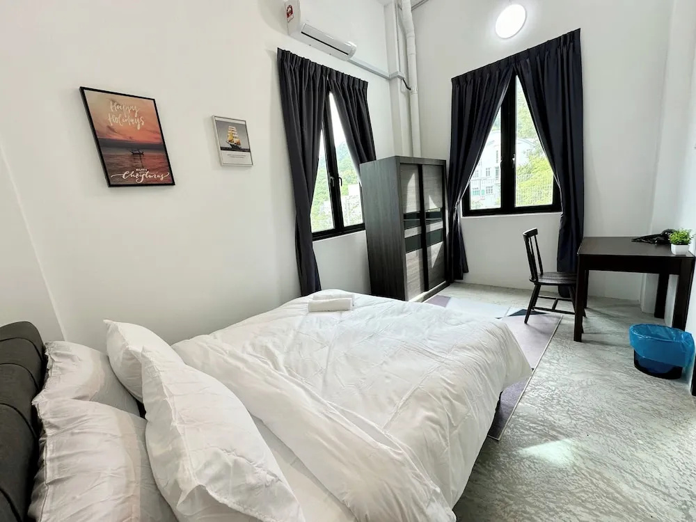 Ferringhi Inn 51