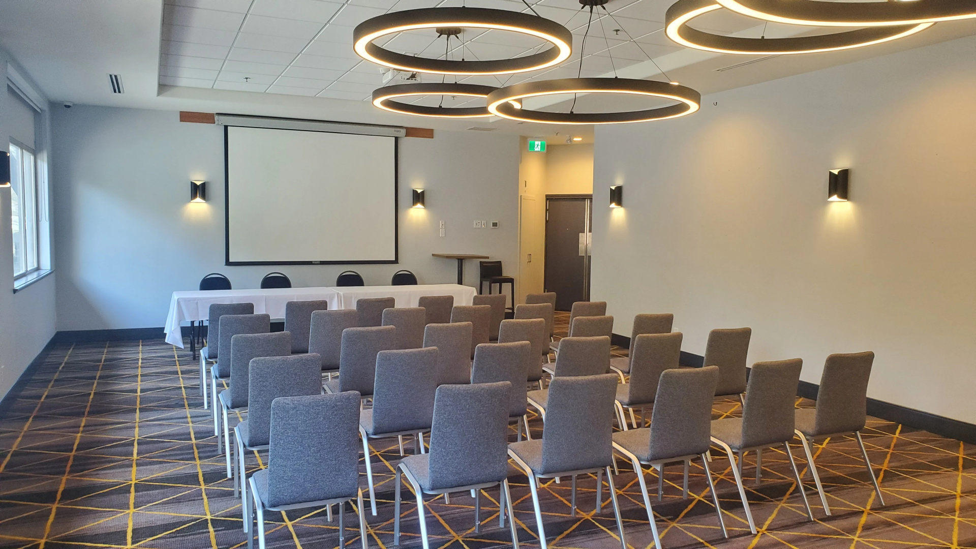 Photo - Holiday Inn Victoria Elk Lake by IHG