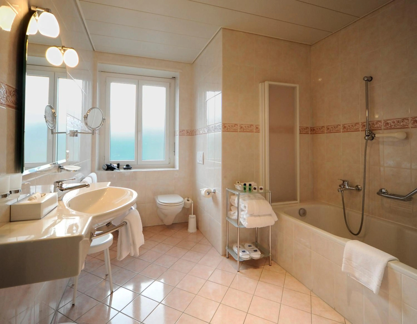 Photo - Best Western Hotel Bellevue Au Lac