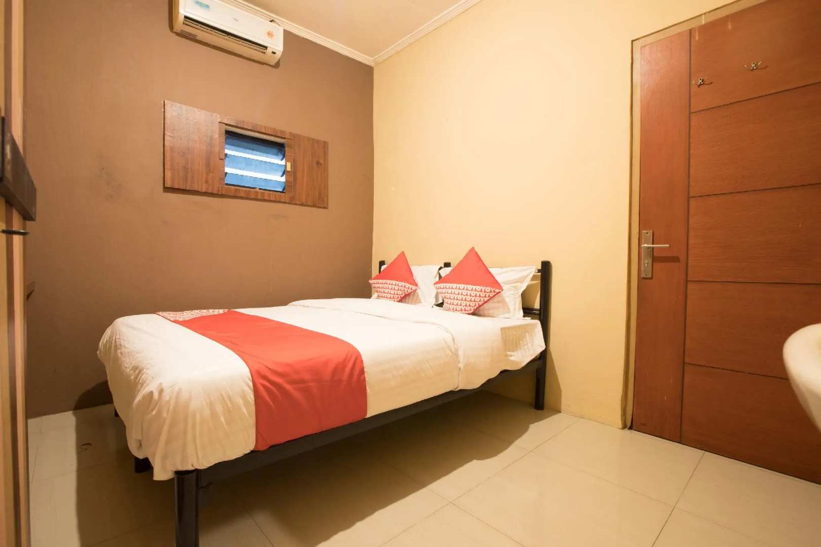 Foto - Hotel O near Summarecon Mall Serpong formerly Gemilang Guesthouse