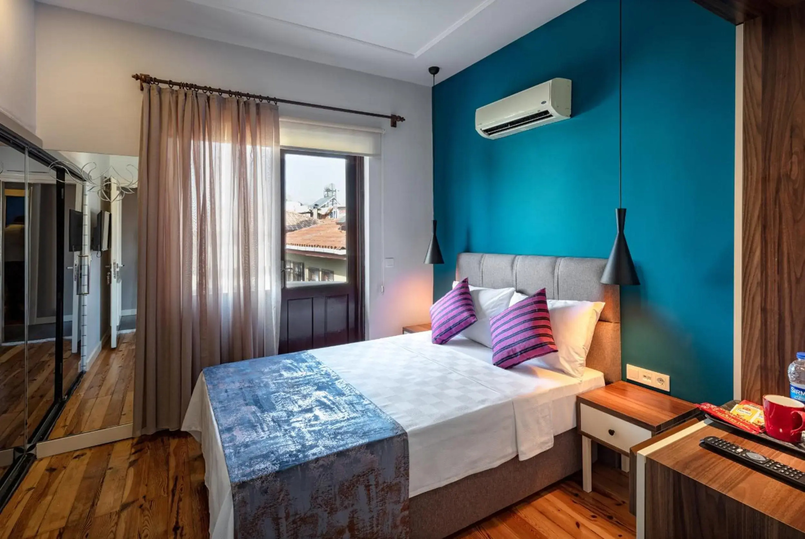 Photo - Mono Hotel