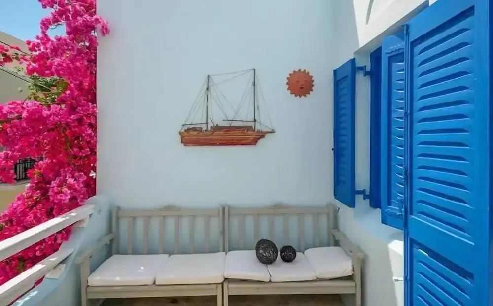 Photo - Celeste NAXOS Chora