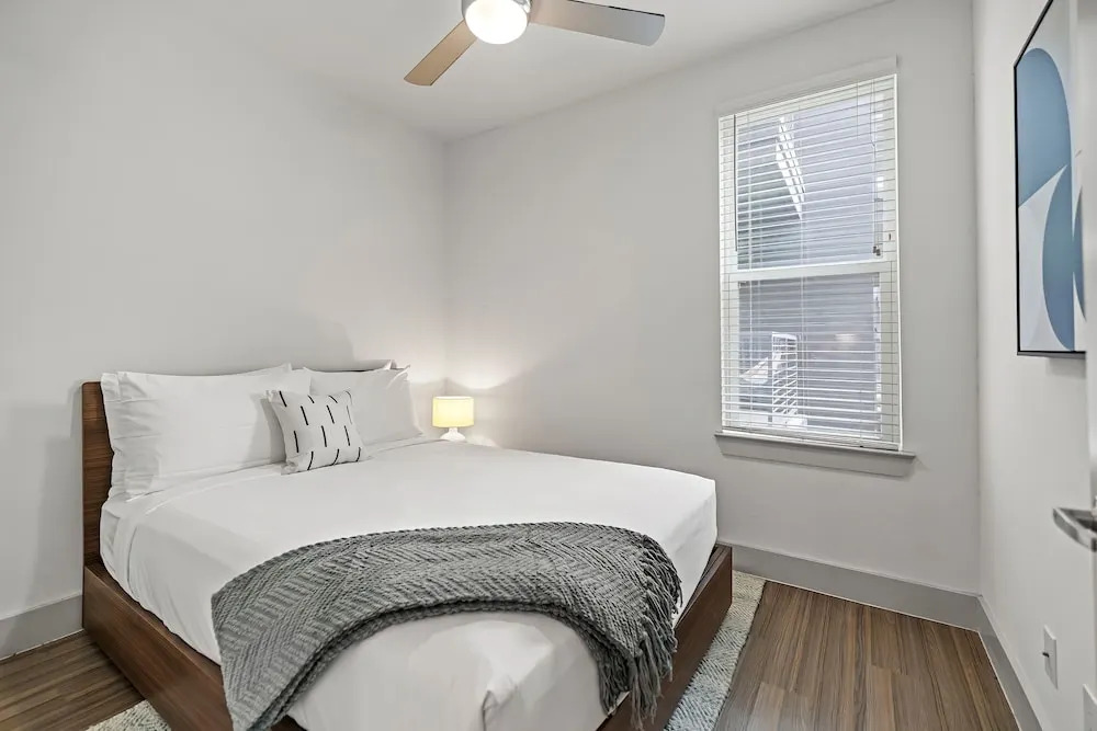 Photo - Placemakr Downtown Austin