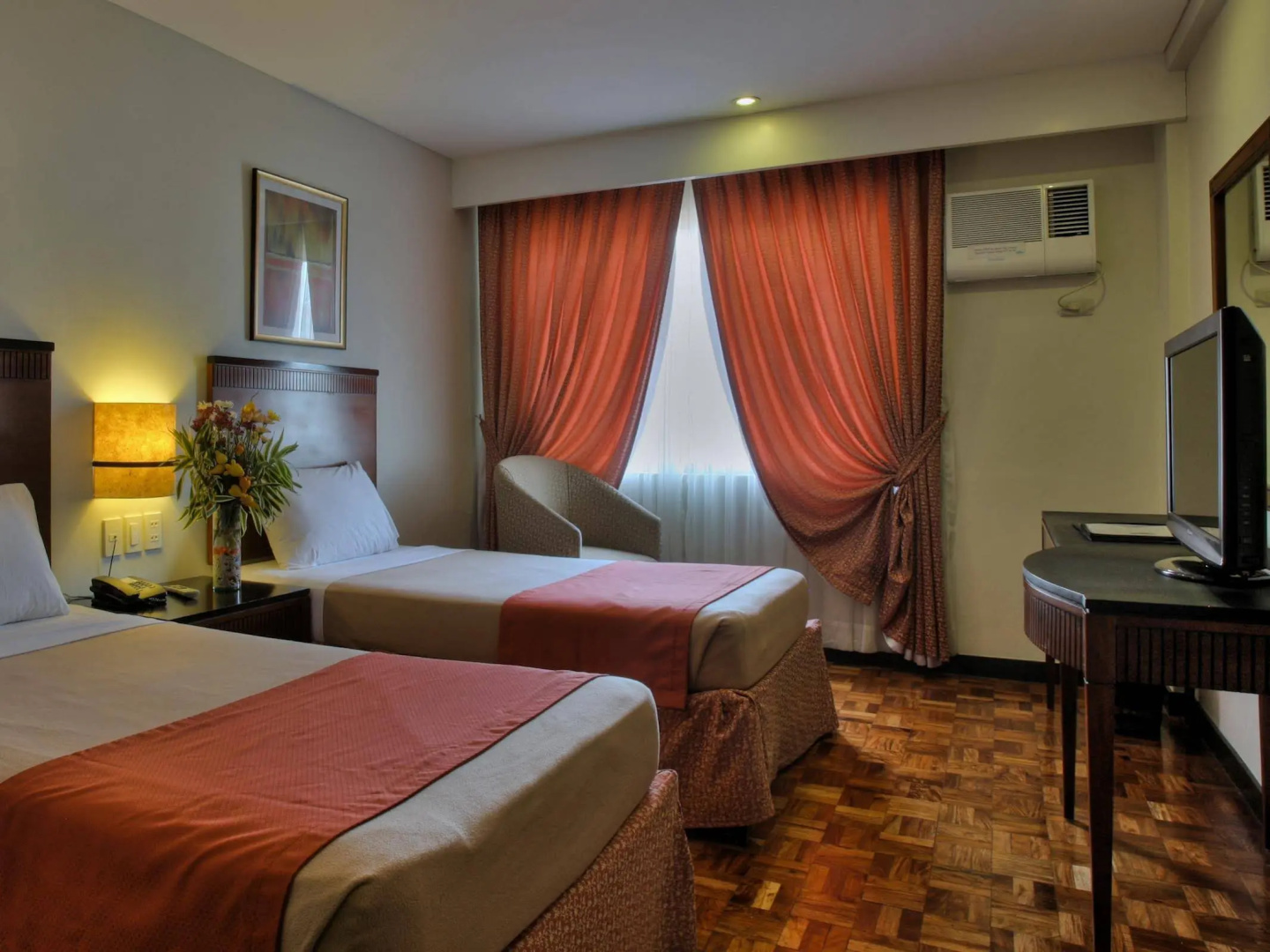 Foto - Fersal Hotel Neptune Makati
